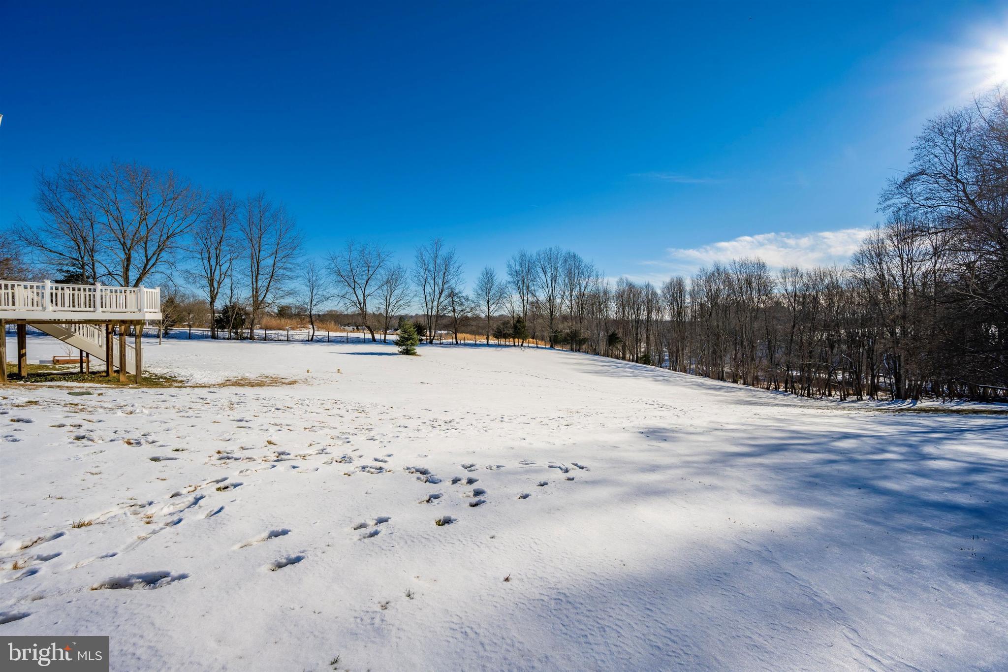 23410 Kimblehunt Place Gaithersburg, MD 20882 - Photo 68 of 72 Side view of the backyard.