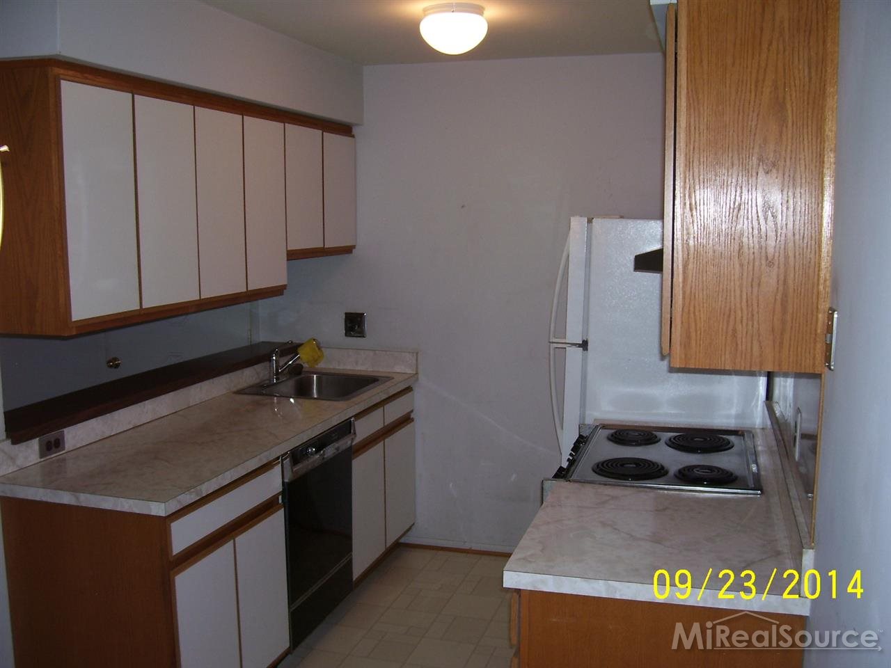 29109 Hayes Road, Unit 33 Warren, MI 48088 - Photo 7 of 13 31208614-6.JPG