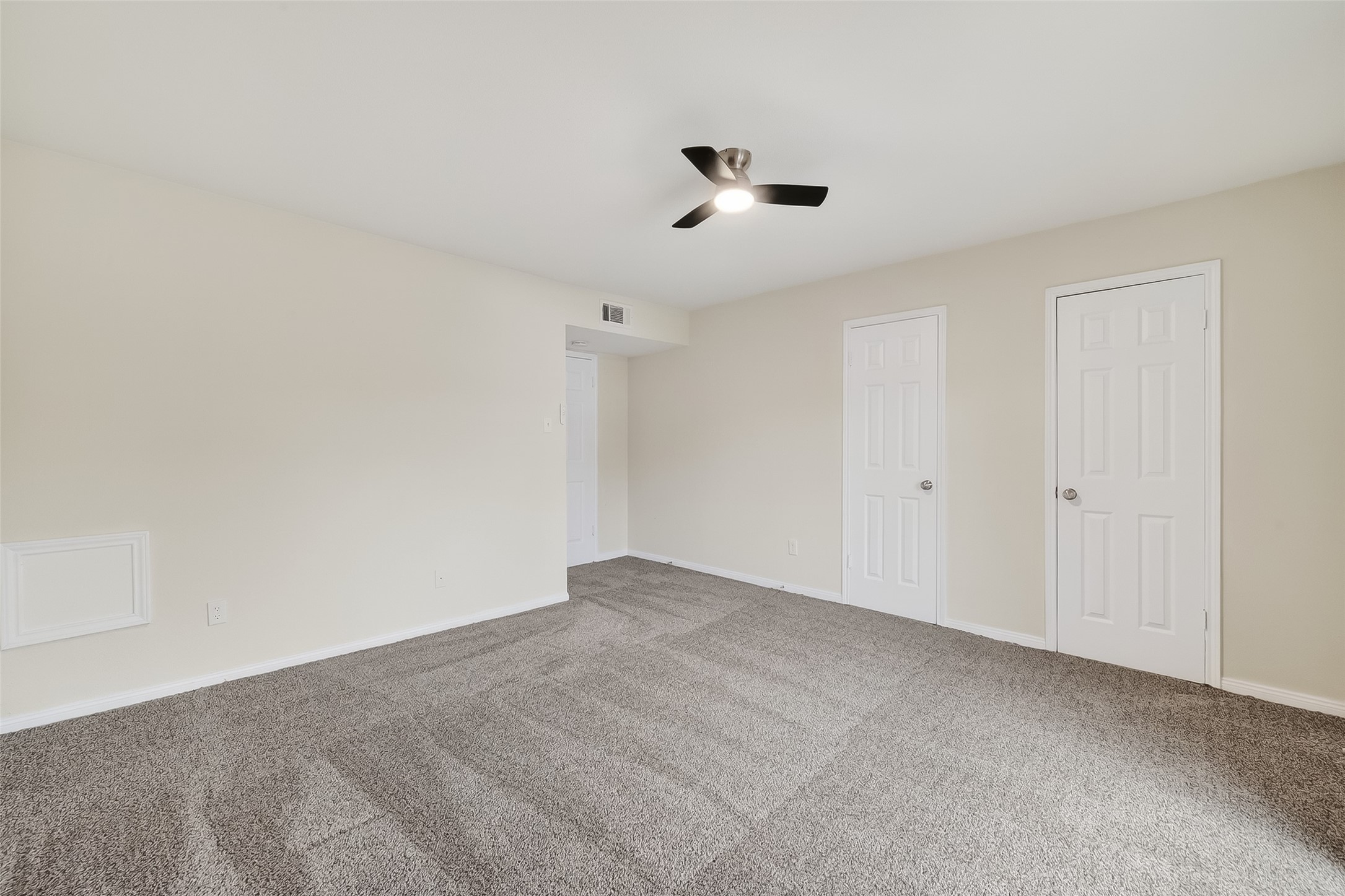 811 Threadneedle Street, Unit 258 Houston, TX 77079 - Photo 26 of 39 a view of an empty room