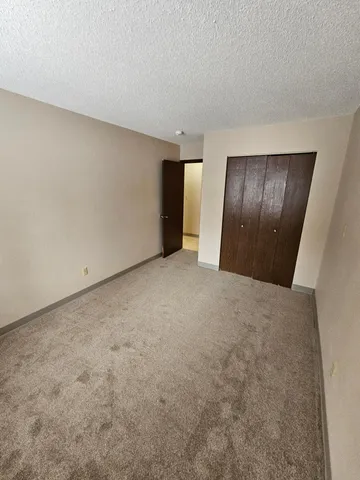 $698 | 1757 4th Avenue, Unit 9, Windom, MN 56101