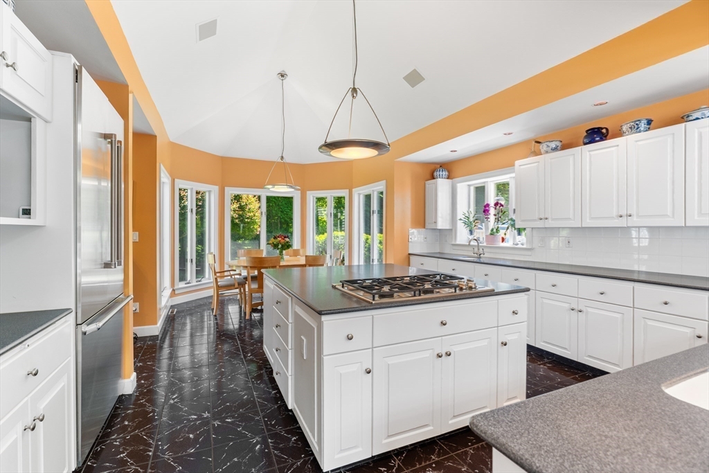 123 Farm Street Dover, MA 02030 - Photo 6 of 31