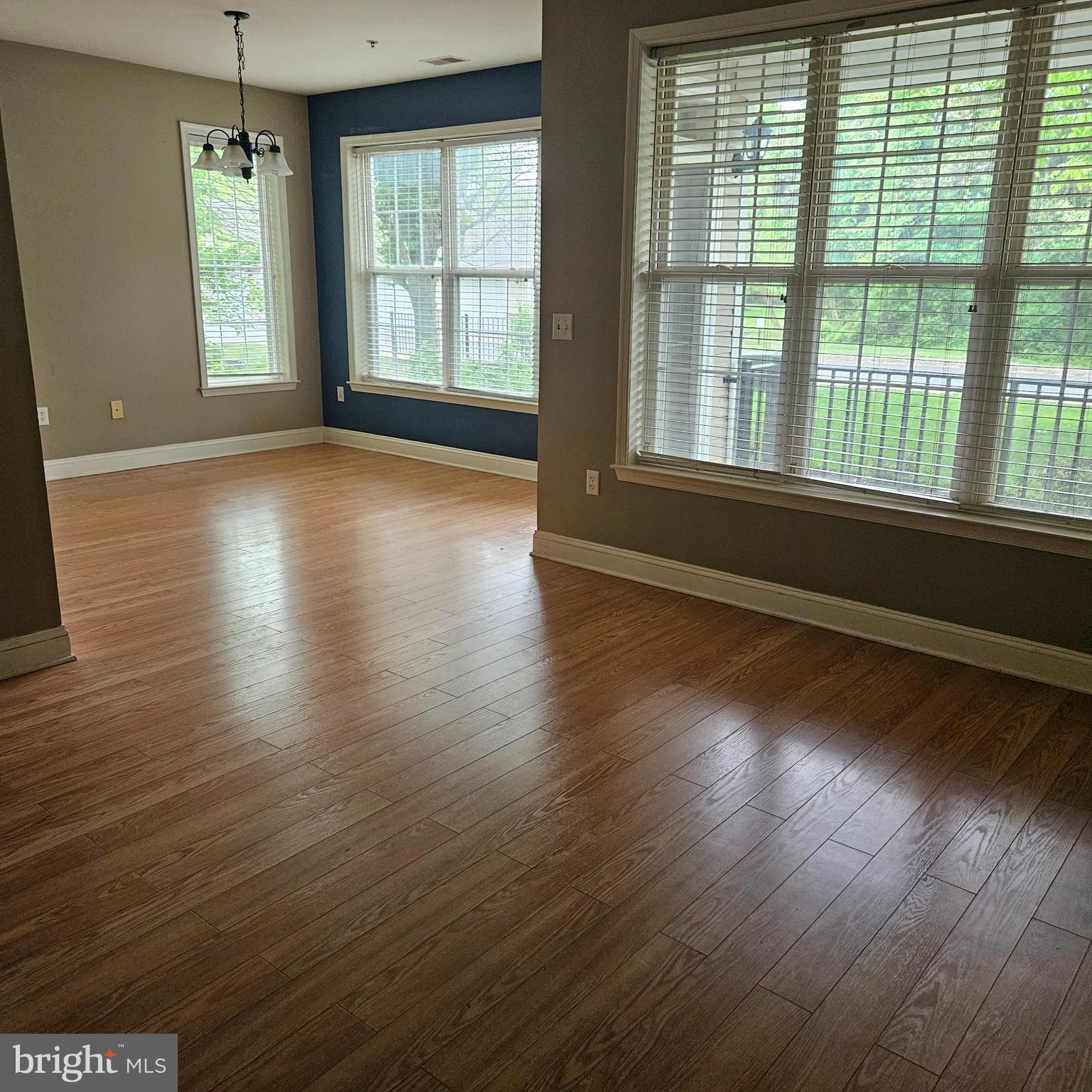 74 Kyle Way Trenton, NJ 08628 - Photo 9 of 31 Living/Dining Area