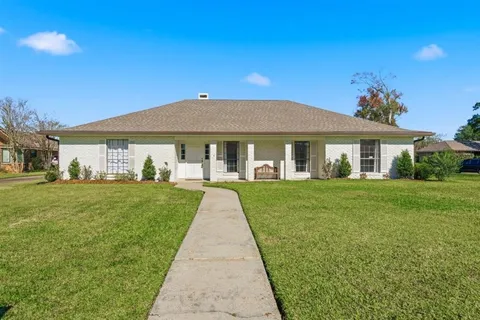 $359,000 | 1200 Inverness Drive, Lake Charles, LA 70605
