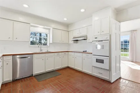 $359,000 | 1200 Inverness Drive, Lake Charles, LA 70605