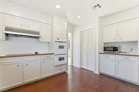 $359,000 | 1200 Inverness Drive, Lake Charles, LA 70605