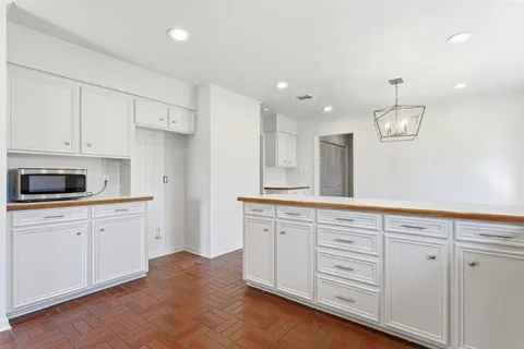 $359,000 | 1200 Inverness Drive, Lake Charles, LA 70605