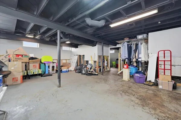 $160,000 | 24883 Brittany Avenue, Eastpointe, MI 48021