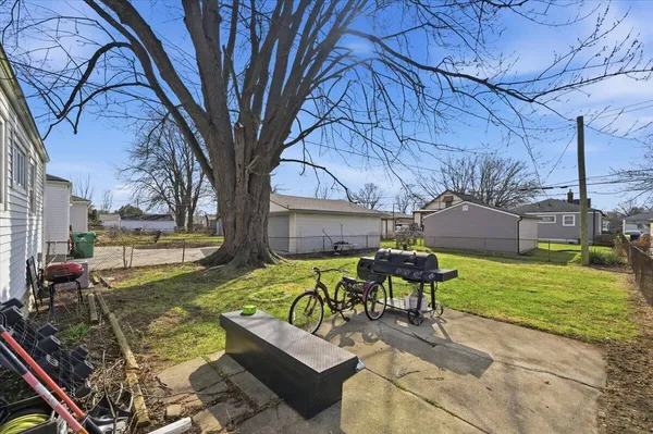 $160,000 | 24883 Brittany Avenue, Eastpointe, MI 48021