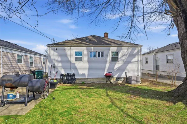 $160,000 | 24883 Brittany Avenue, Eastpointe, MI 48021