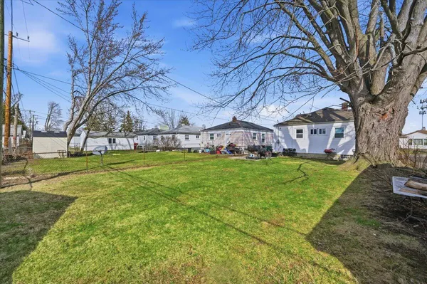 $160,000 | 24883 Brittany Avenue, Eastpointe, MI 48021