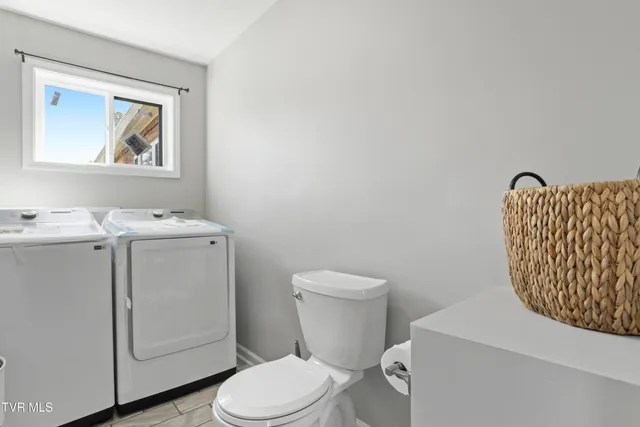 $379,000 | 10114 Hayters Gap Road, Abingdon, VA 24210