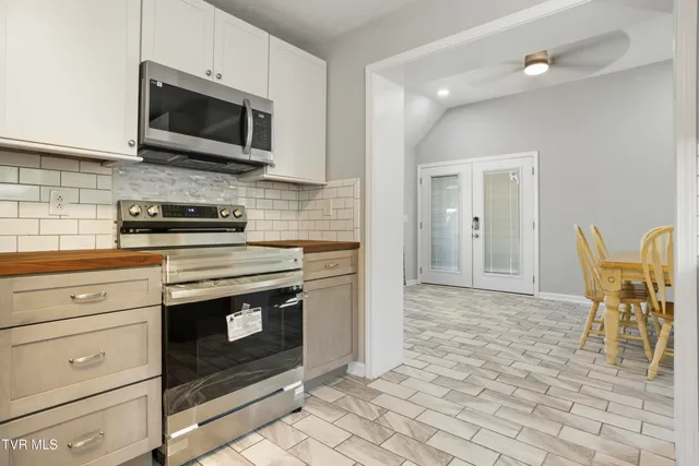 $379,000 | 10114 Hayters Gap Road, Abingdon, VA 24210