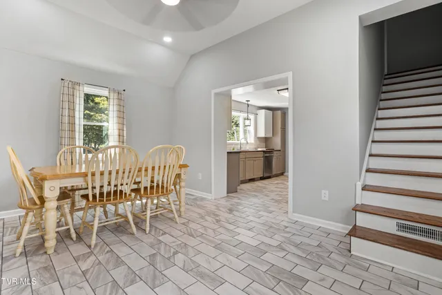 $379,000 | 10114 Hayters Gap Road, Abingdon, VA 24210