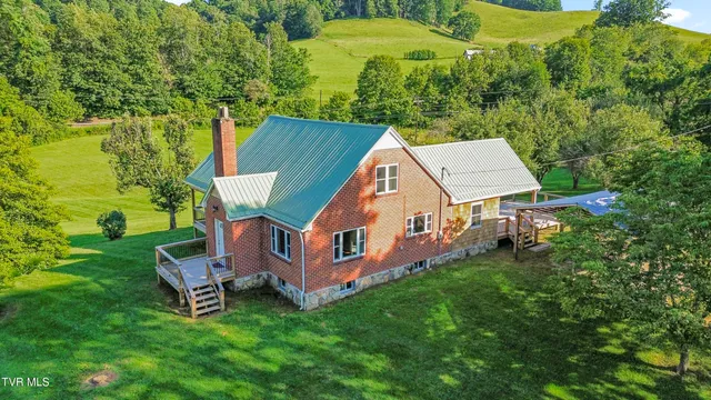 $379,000 | 10114 Hayters Gap Road, Abingdon, VA 24210