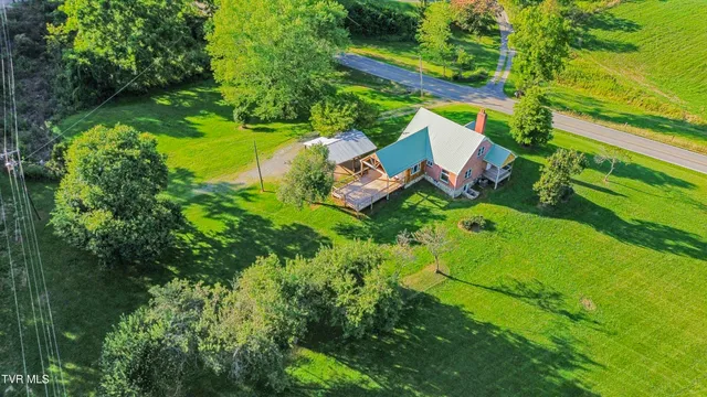 $379,000 | 10114 Hayters Gap Road, Abingdon, VA 24210