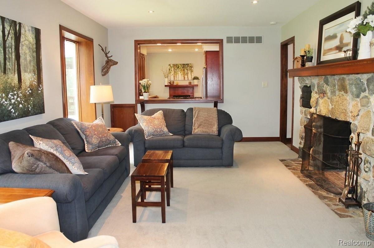 51250 Hanford Road Canton, MI 48187 - Photo 29 of 74 Family Room View 4