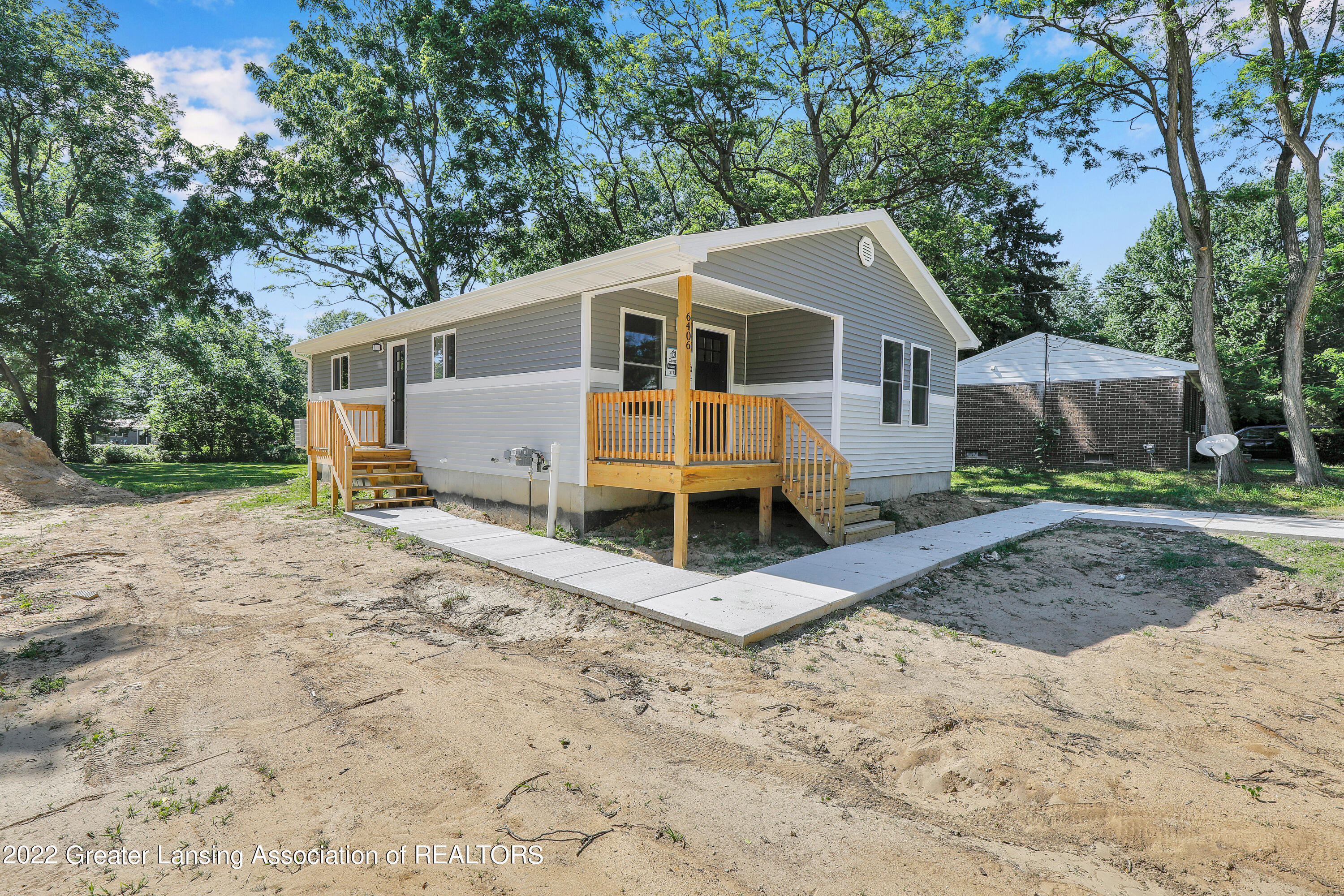 6406 Hilliard Road Lansing, MI 48911 - Photo 4 of 33 1.3