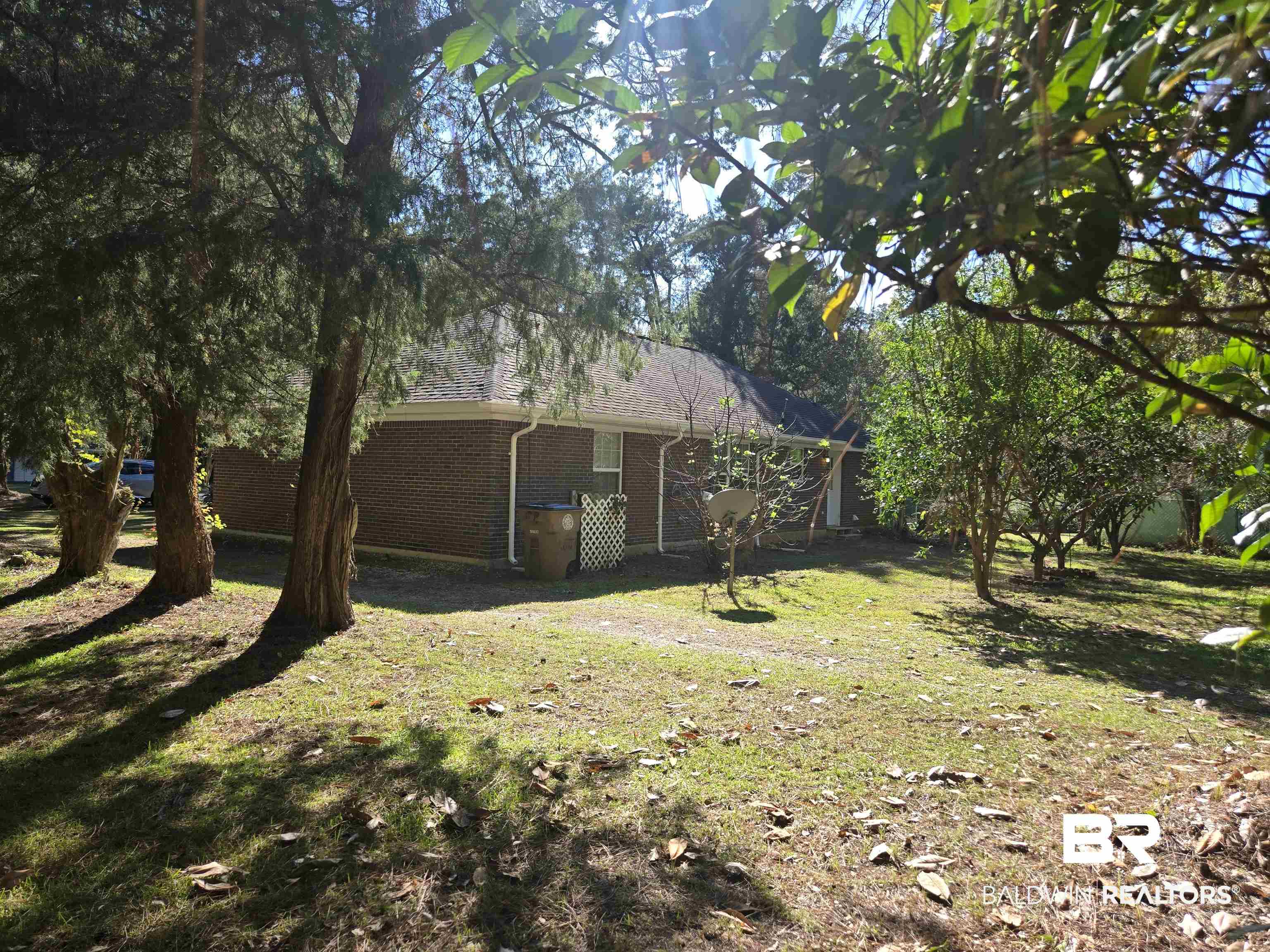 2554 Riverside Drive Mobile, AL 36605 - Photo 38 of 43 View of grassy yard