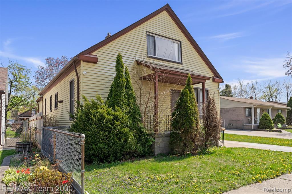 5734 North Gulley Road Dearborn Heights, MI 48127 - Photo 3 of 22