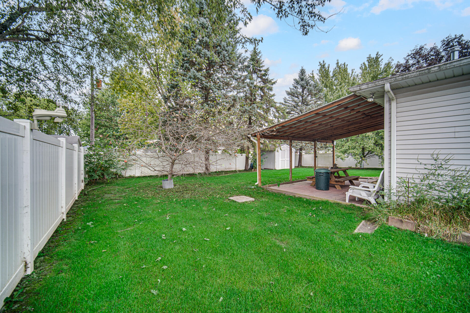 628 Oxbow Road Valparaiso, IN 46385 - Photo 16 of 19 1920x1280