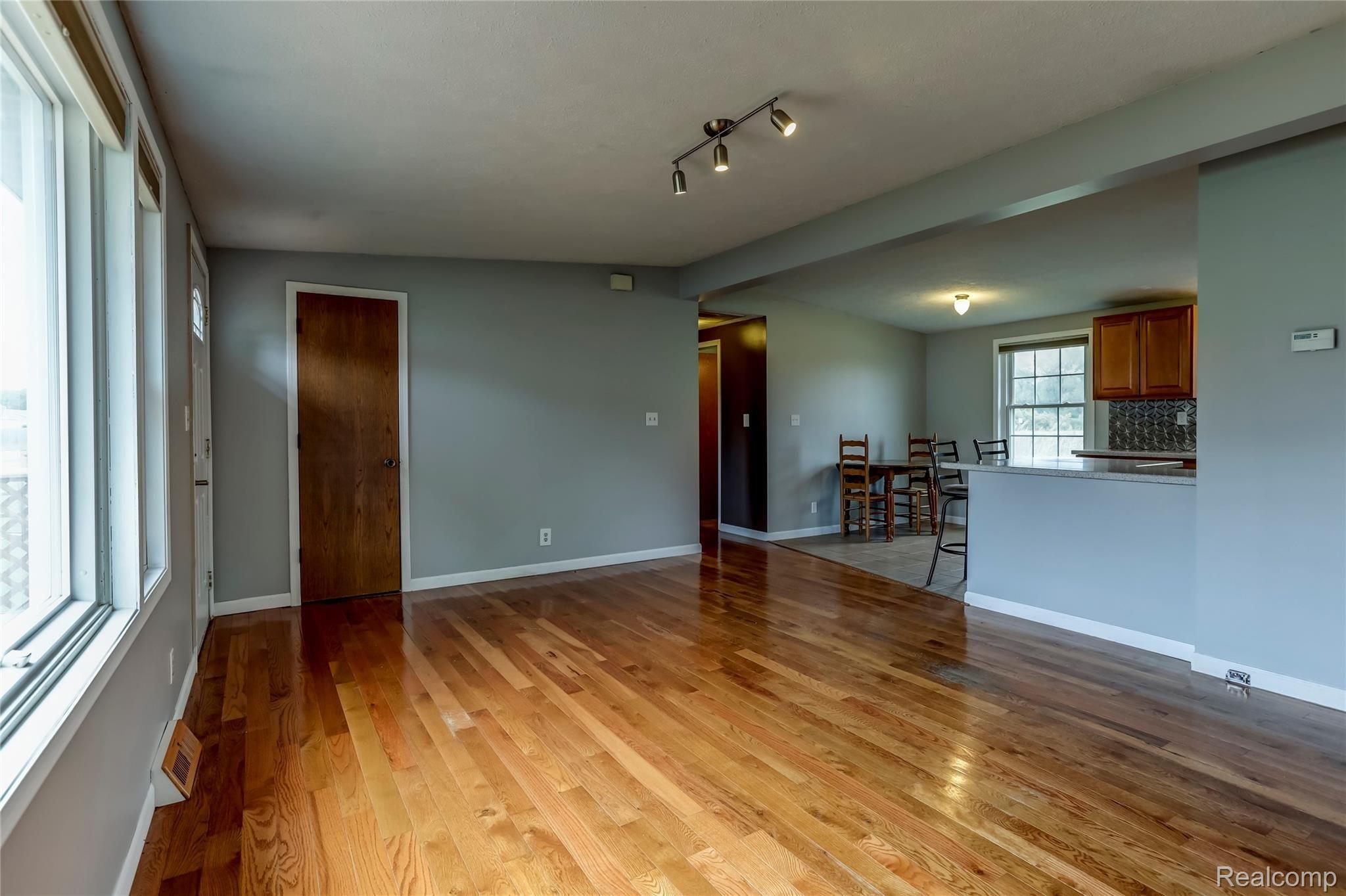 4981 Sycamore Road Newport, MI 48166 - Photo 11 of 25 4981 Sycamore Road, Newport, MI-8-FULL.jpg