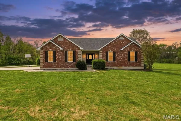 $498,000 | 5 Hannah Ridge Trail, Elsberry, MO 63343