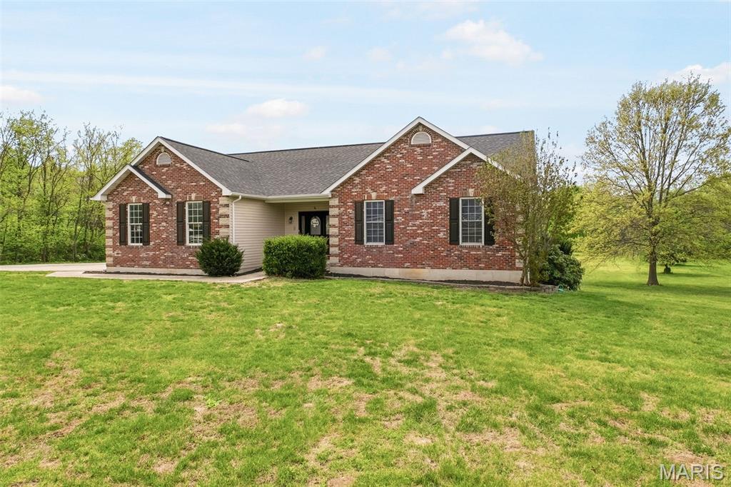 5 Hannah Ridge Trail Elsberry, MO 63343 - Photo 2 of 68