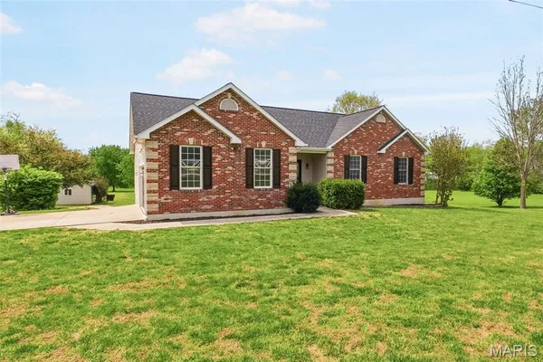 $498,000 | 5 Hannah Ridge Trail, Elsberry, MO 63343