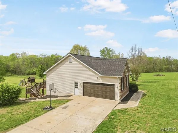 $498,000 | 5 Hannah Ridge Trail, Elsberry, MO 63343
