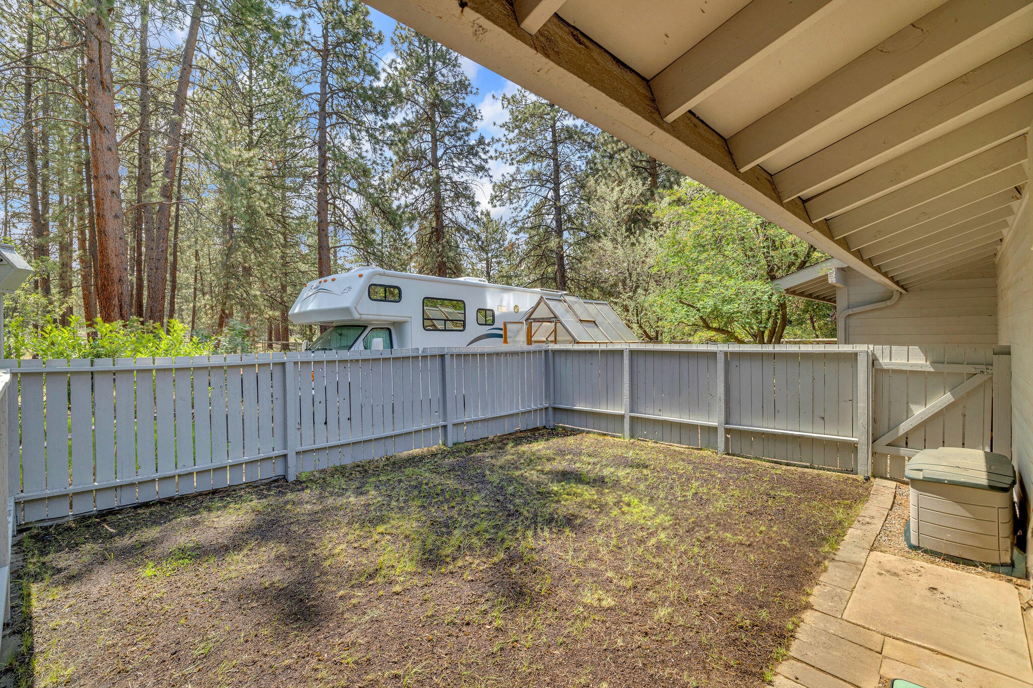 60142 West Ridgeview Drive Bend, OR 97702 - Photo 41 of 49 Small Fenced Garden Yard