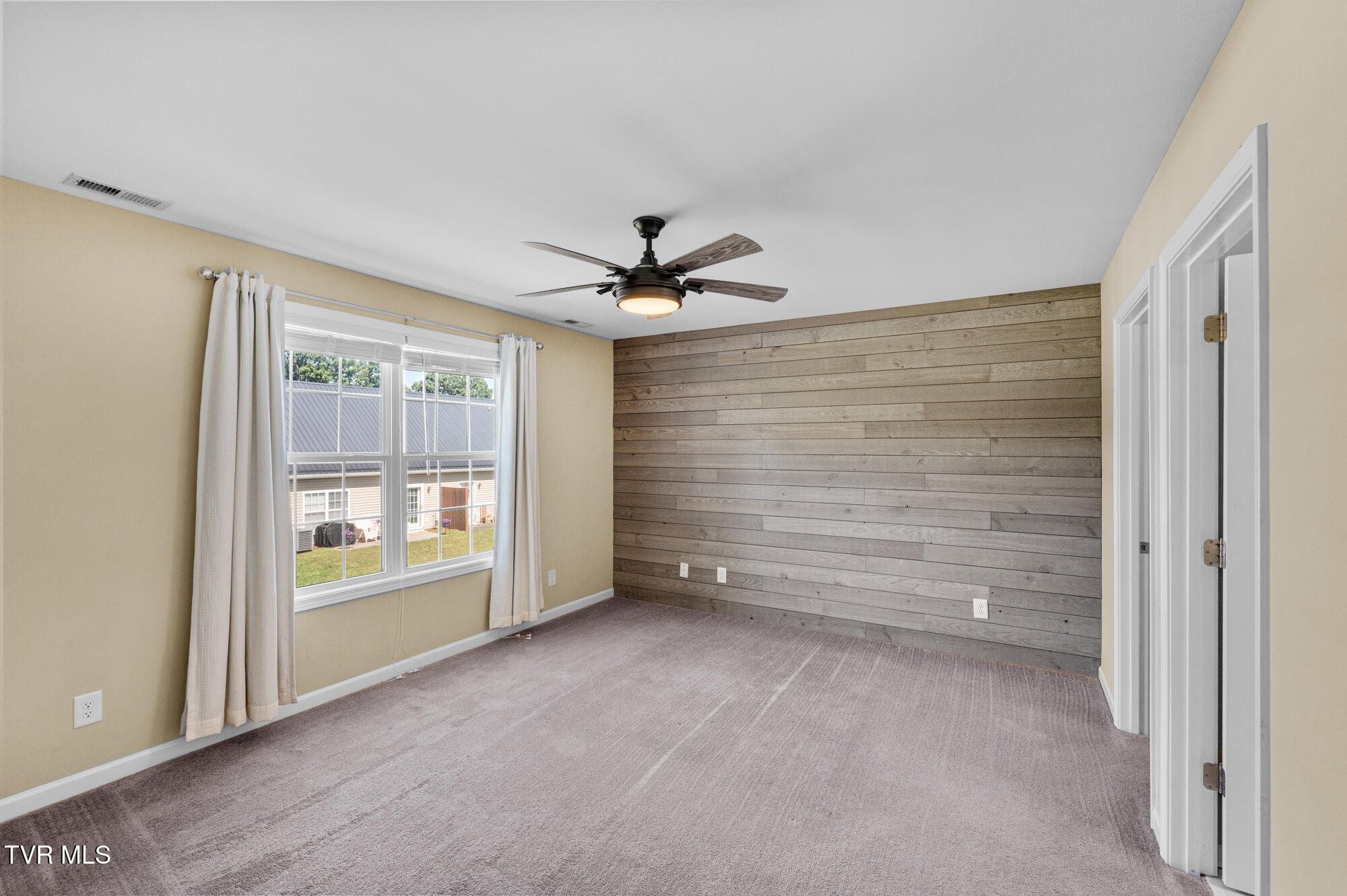 396 Jonesboro Road, Unit 38 Piney Flats, TN 37686 - Photo 13 of 24 DSC_6759