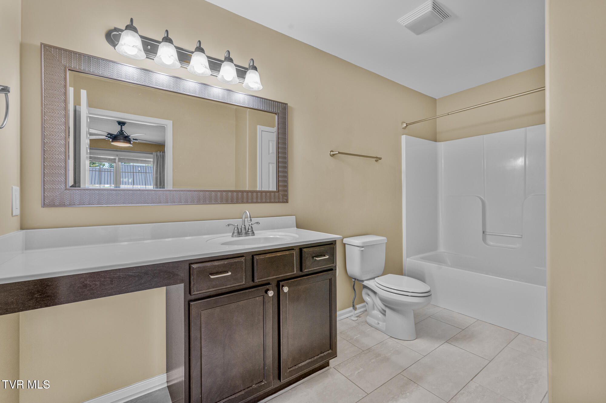 396 Jonesboro Road, Unit 38 Piney Flats, TN 37686 - Photo 15 of 24 DSC_6768 copy