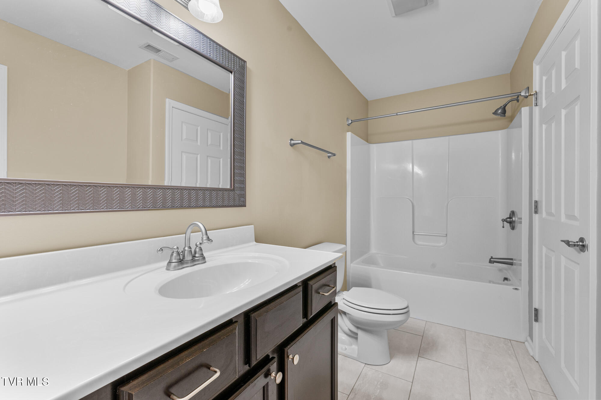 396 Jonesboro Road, Unit 38 Piney Flats, TN 37686 - Photo 17 of 24 DSC_6774