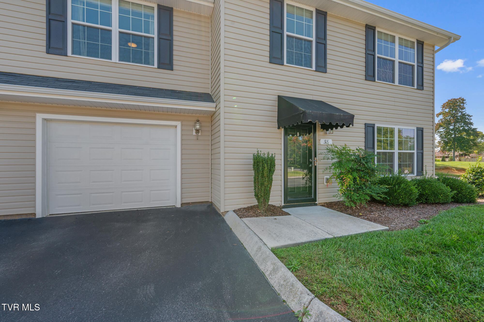 396 Jonesboro Road, Unit 38 Piney Flats, TN 37686 - Photo 3 of 24 DSC_6726 copy