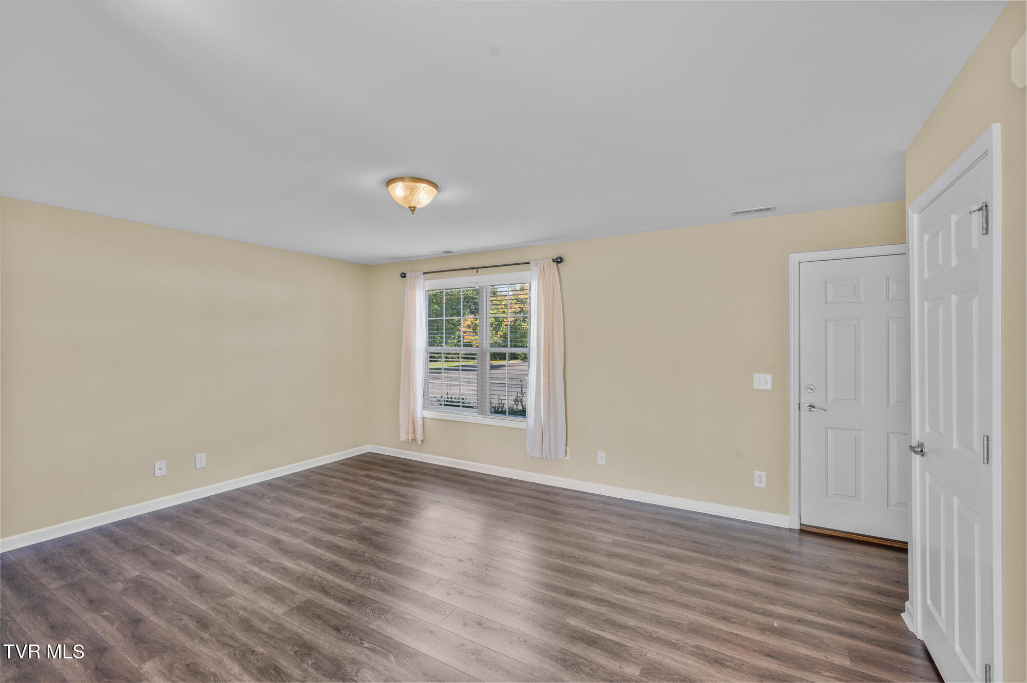 396 Jonesboro Road, Unit 38 Piney Flats, TN 37686 - Photo 5 of 24 DSC_6738 copy