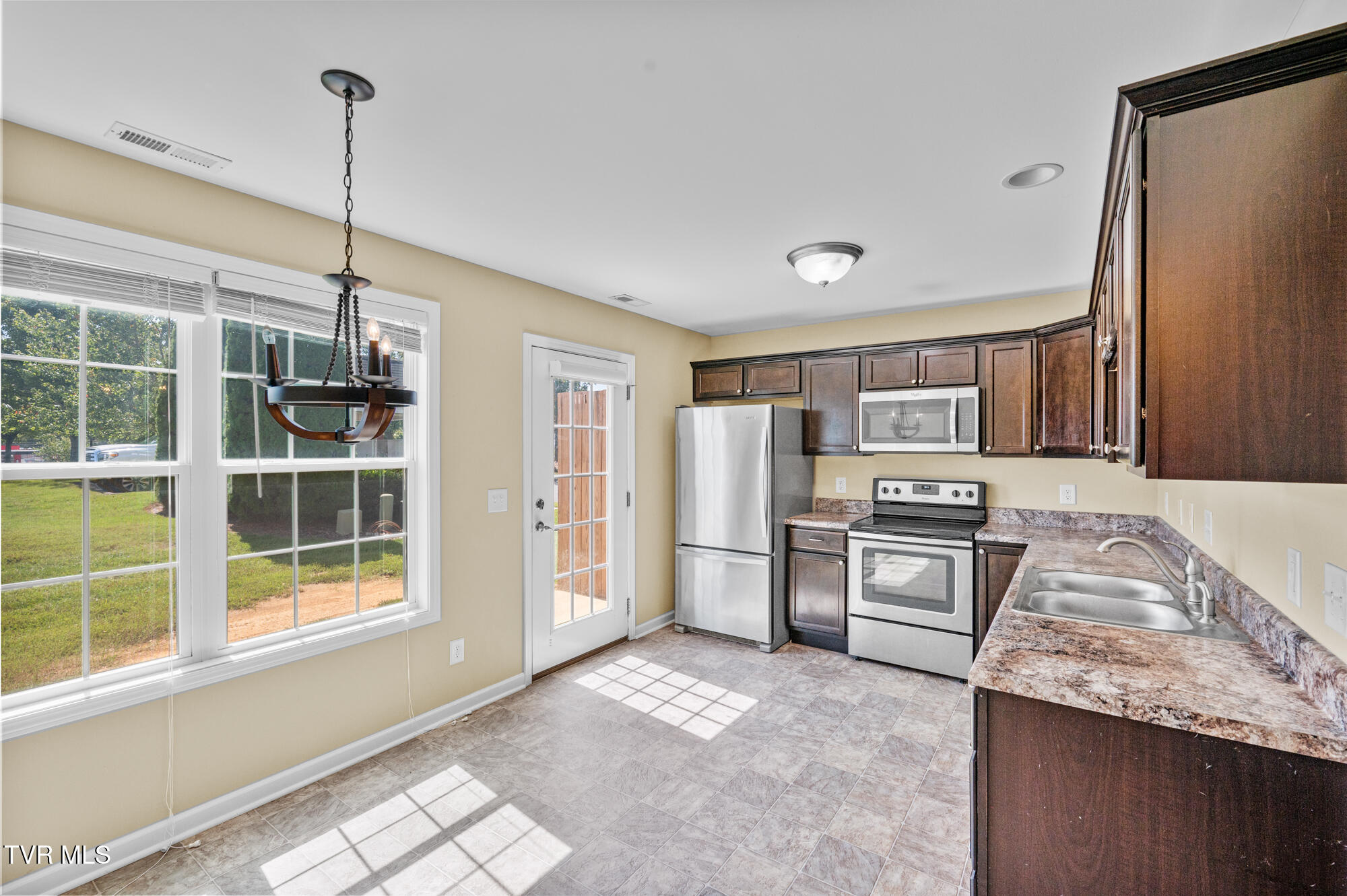 396 Jonesboro Road, Unit 38 Piney Flats, TN 37686 - Photo 7 of 24 DSC_6744