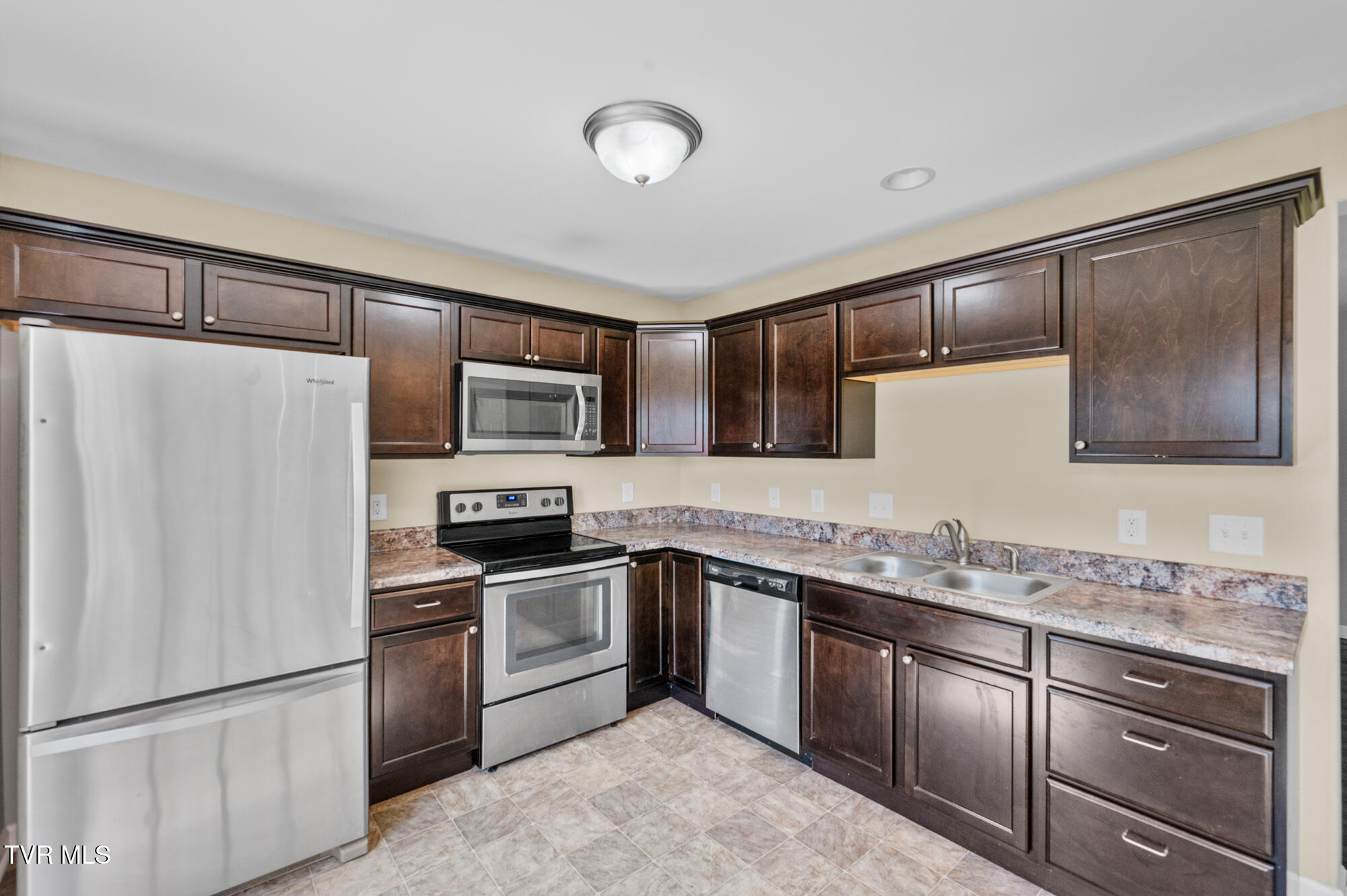 396 Jonesboro Road, Unit 38 Piney Flats, TN 37686 - Photo 10 of 24 DSC_6750