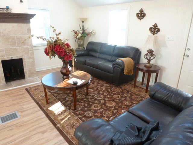 1887 Beulah Road Churchill, PA 15235 - Photo 6 of 11 LIVING ROOM.