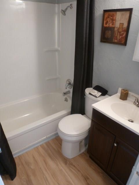 1887 Beulah Road Churchill, PA 15235 - Photo 8 of 11 FULL BATH.