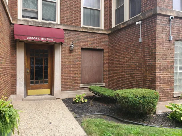 $84,900 | 2234 East 70th Place, Unit 1, Chicago, IL 60649