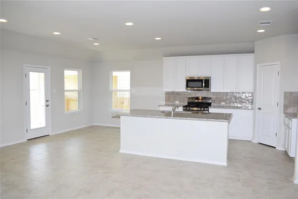 $1,950 | 208 Shugart Street, San Marcos, TX 78666