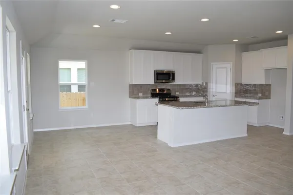 $1,950 | 208 Shugart Street, San Marcos, TX 78666