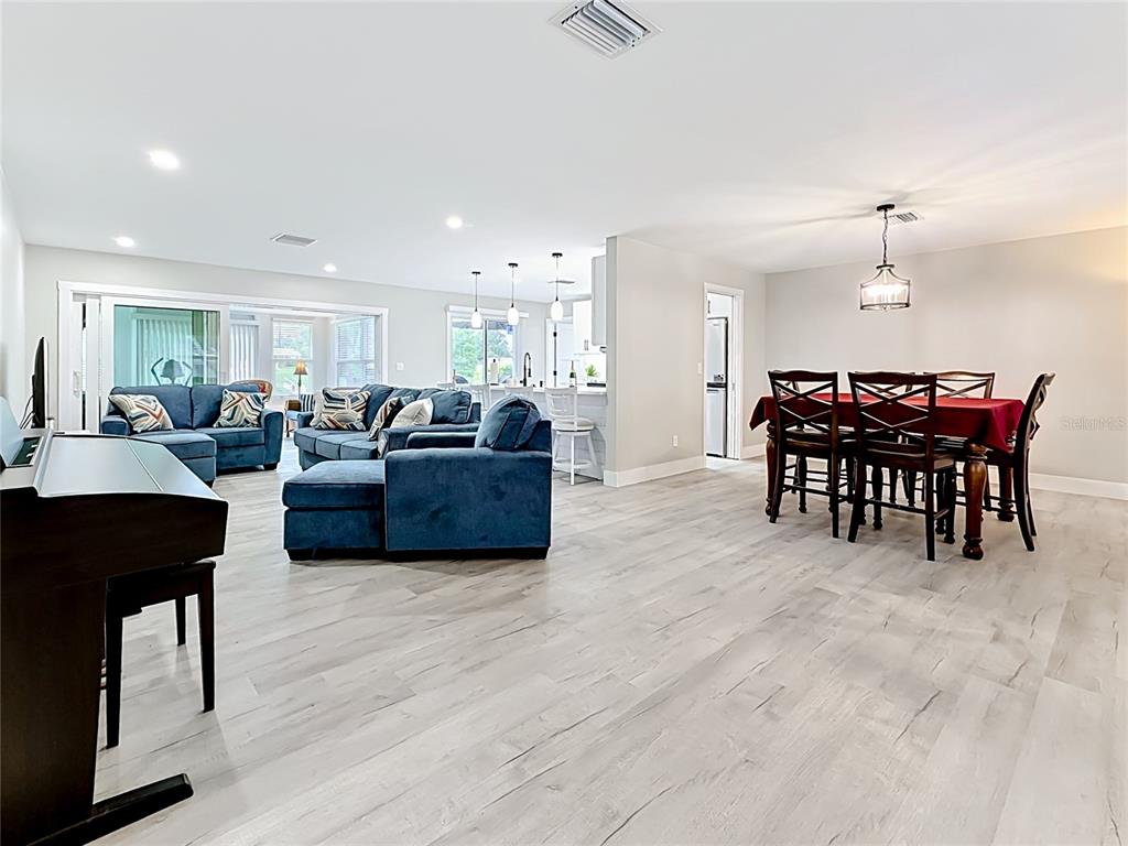 508 Shore Drive Largo, FL 33771 - Photo 4 of 31 a view of a livingroom with furniture and chandelier