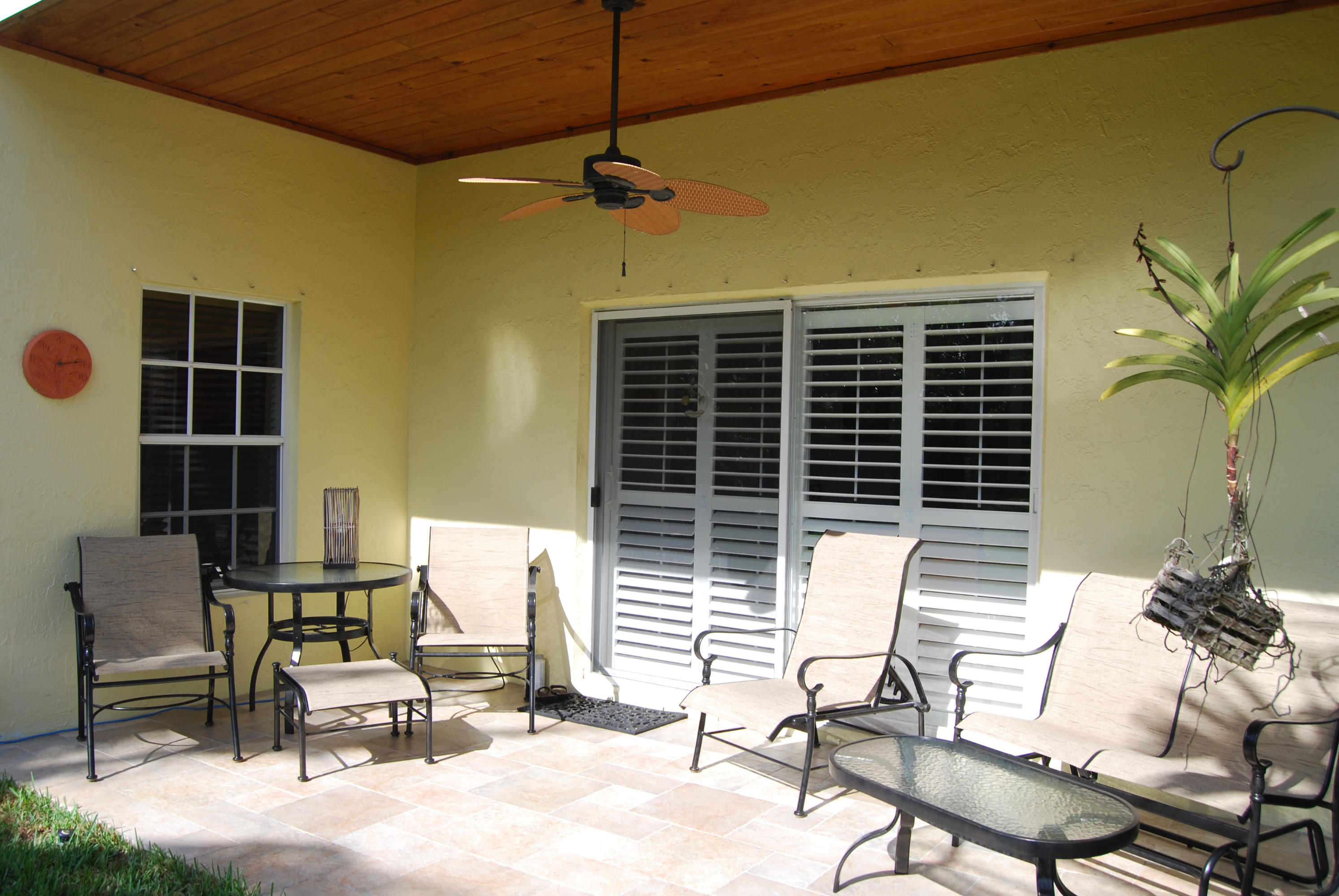 102 Old Jupiter Beach Road Jupiter, FL 33477 - Photo 14 of 18 Outside Patio Area