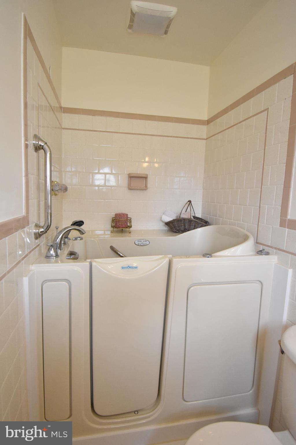 11116 Pool Road Cockeysville, MD 21030 - Photo 19 of 33 Gallery Image 19
