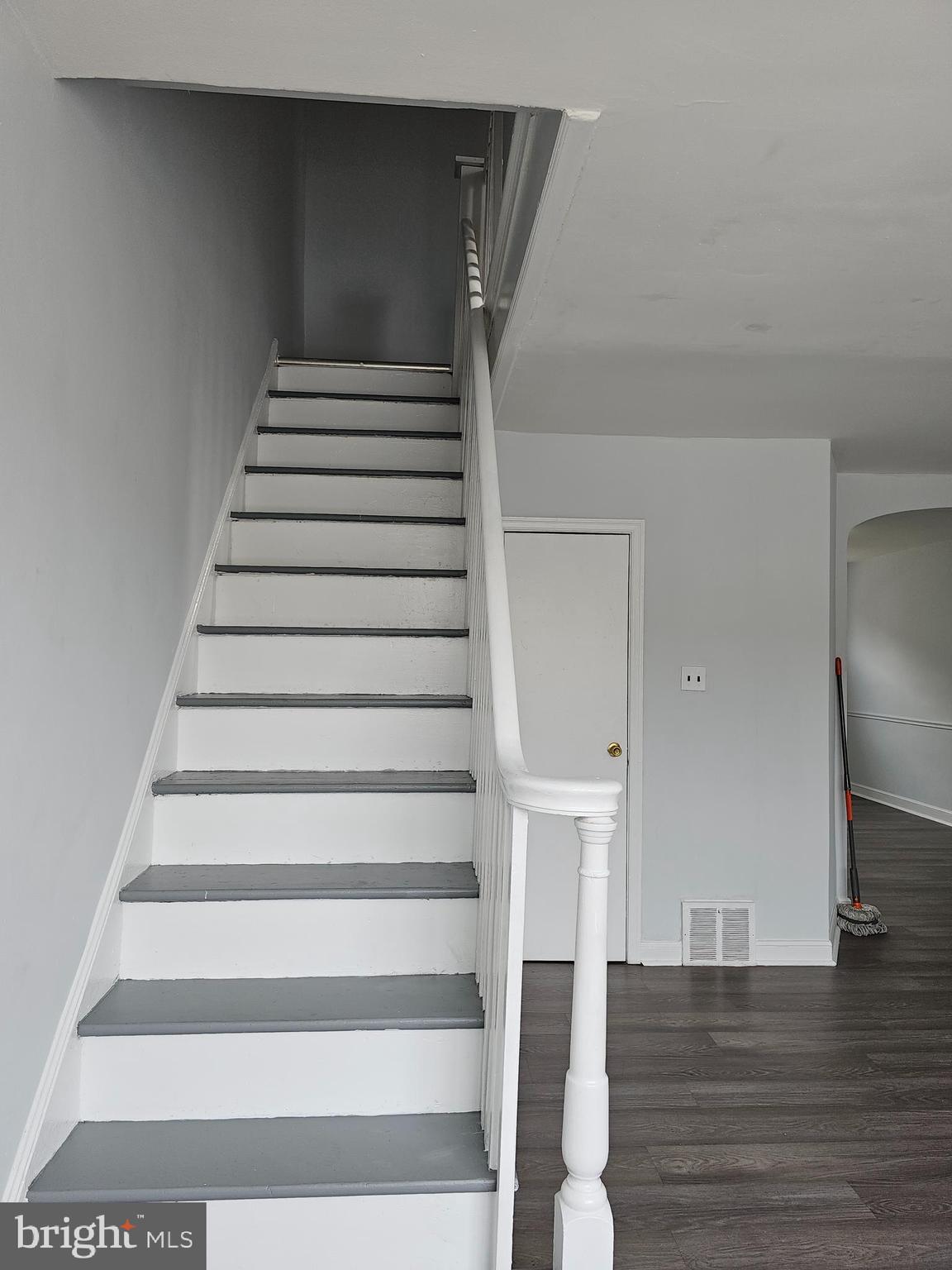 1239 Hellerman Street Philadelphia, PA 19111 - Photo 11 of 28