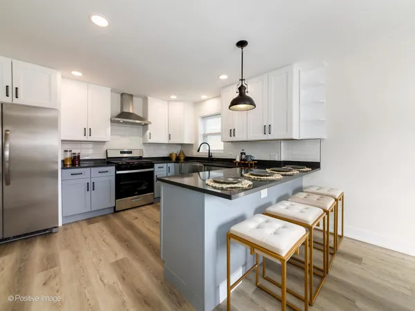 $499,900 | 1701 North Sayre Avenue, Chicago, IL 60707
