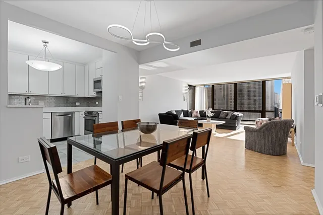 $4,900 | 100 East Bellevue Place, Unit 25C, Chicago, IL 60611