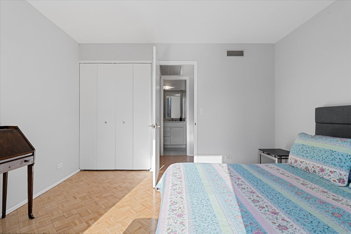 100 East Bellevue Place, Unit 25C Chicago, IL 60611 - Photo 18 of 24