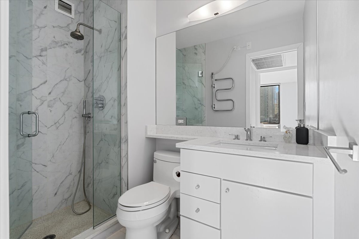 100 East Bellevue Place, Unit 25C Chicago, IL 60611 - Photo 19 of 24